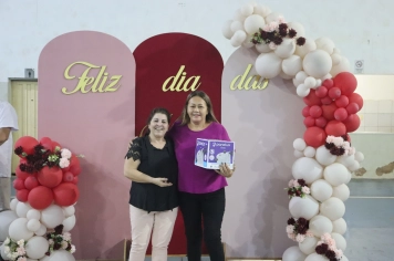 Foto - Uma noite preparada com muito carinho para homenagear aquelas que representam amor, força, dedicação e cuidado todos os dias. 