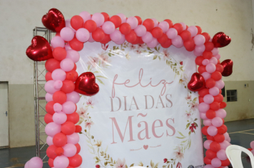 Foto - DIA DAS MÃES ARCO-ÍRIS 2025