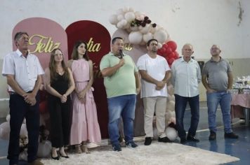 Foto - Uma noite preparada com muito carinho para homenagear aquelas que representam amor, força, dedicação e cuidado todos os dias. 