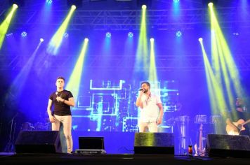 Foto - Hugo e Heitor - 26 Anos Arco-Íris 