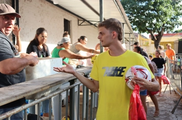 Foto - NATAL DAS CRIANÇAS - ARCO-ÍRIS
