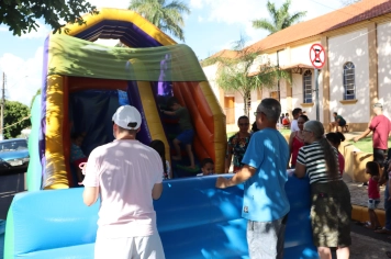 Foto - NATAL DAS CRIANÇAS - ARCO-ÍRIS