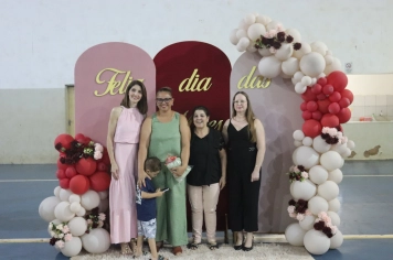 Foto - Uma noite preparada com muito carinho para homenagear aquelas que representam amor, força, dedicação e cuidado todos os dias. 
