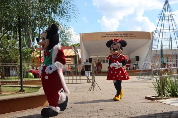Foto - NATAL DAS CRIANÇAS - ARCO-ÍRIS