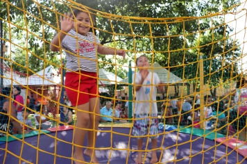Foto - NATAL DAS CRIANÇAS - ARCO-ÍRIS