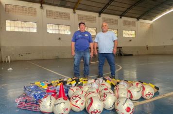 Foto - SECRETARIA DE ESPORTE, CULTURA E LAZER REALIZA AQUISIÇÃO DE NOVOS MATERIAS PARA ESCOLINHA DE FUTEBOL MUNICIPAL 