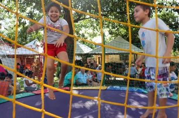 Foto - NATAL DAS CRIANÇAS - ARCO-ÍRIS