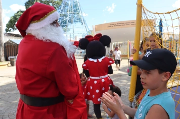 Foto - NATAL DAS CRIANÇAS - ARCO-ÍRIS