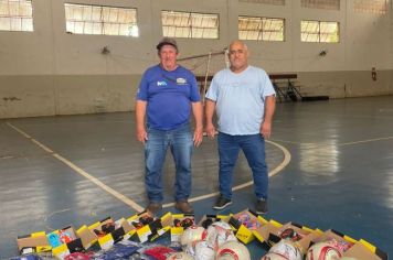 Foto - SECRETARIA DE ESPORTE, CULTURA E LAZER REALIZA AQUISIÇÃO DE NOVOS MATERIAS PARA ESCOLINHA DE FUTEBOL MUNICIPAL 