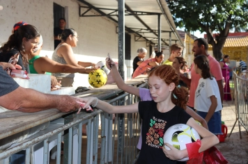 Foto - NATAL DAS CRIANÇAS - ARCO-ÍRIS