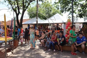 Foto - NATAL DAS CRIANÇAS - ARCO-ÍRIS