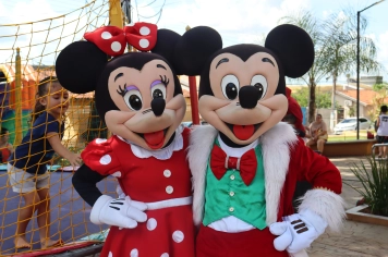 Foto - NATAL DAS CRIANÇAS - ARCO-ÍRIS