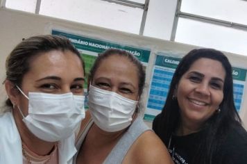 Foto - EQUIPE DE ENFERMAGEM COMEMORA META ALCANÇADA