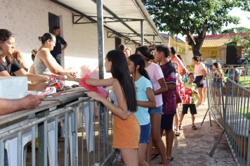 Foto - NATAL DAS CRIANÇAS - ARCO-ÍRIS