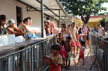 Foto - NATAL DAS CRIANÇAS - ARCO-ÍRIS