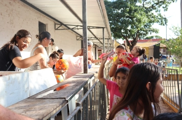Foto - NATAL DAS CRIANÇAS - ARCO-ÍRIS